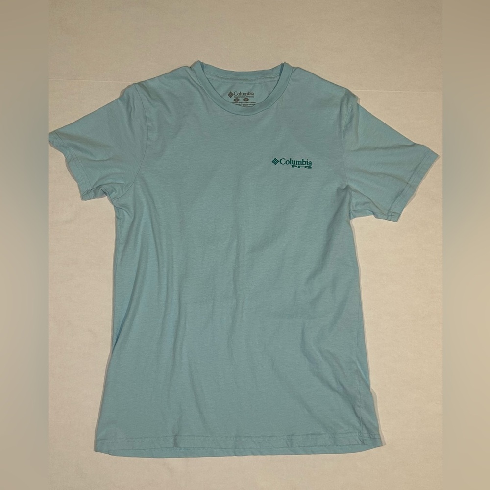 Columbia Men's Shirt with Sabiki Rig Design on the back Size Medium